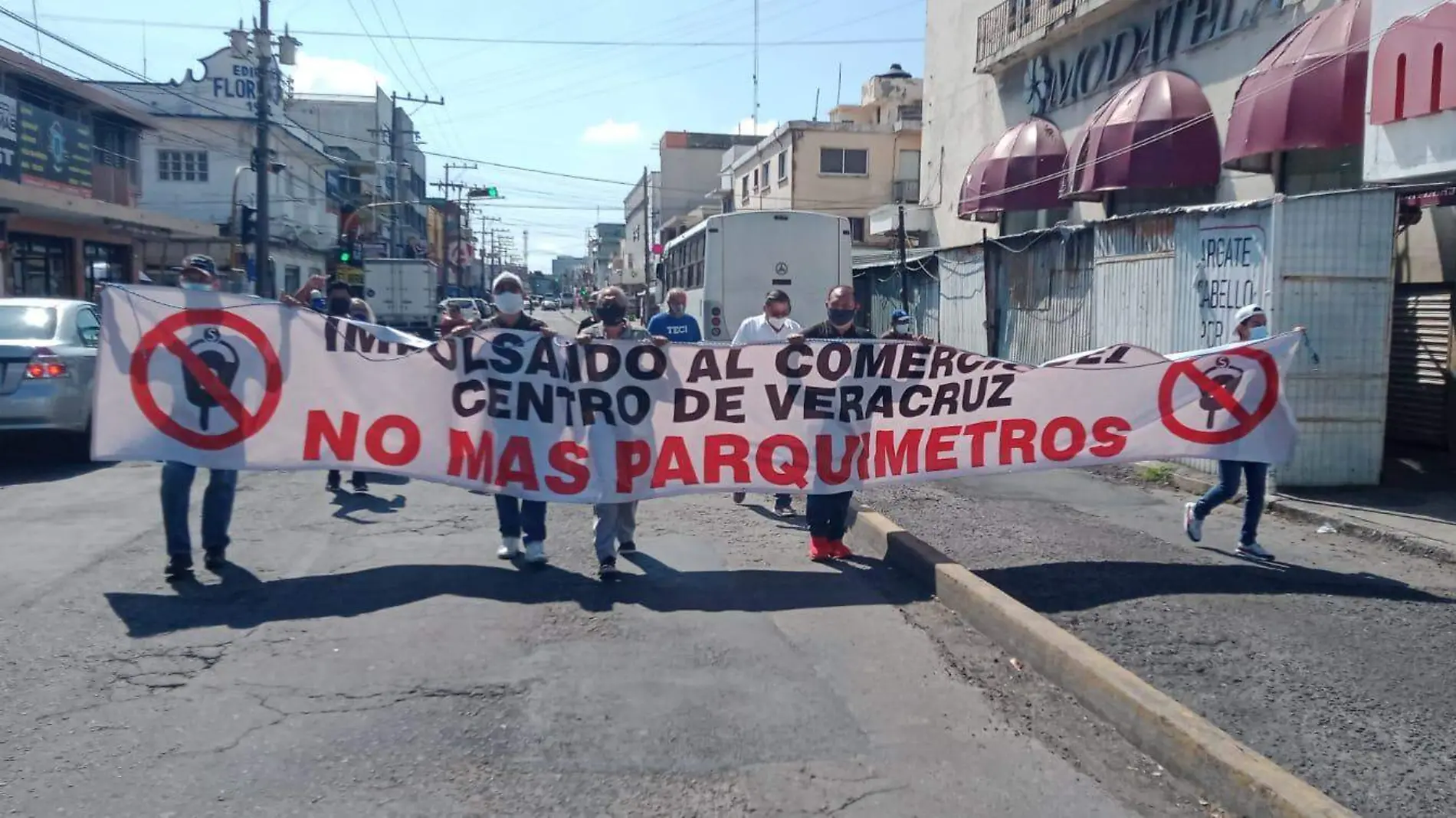 marchan contra parquimetros en veracruz